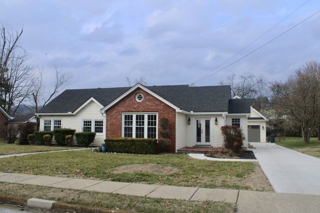 225 Jackson Ave, Carthage, TN 37030