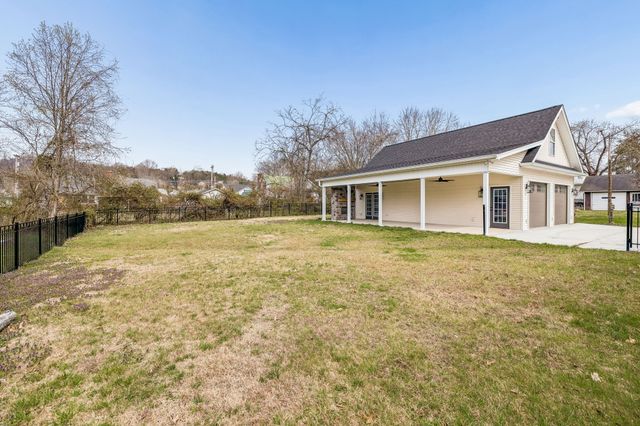 225 Jackson Ave, Carthage, TN 37030