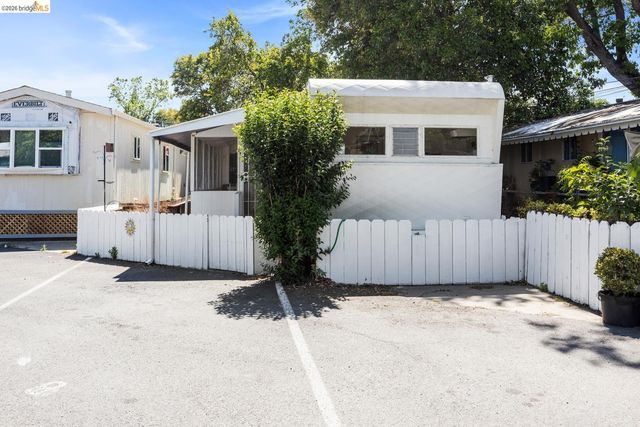 2050 Monument 8, Pleasant Hill, CA 94523