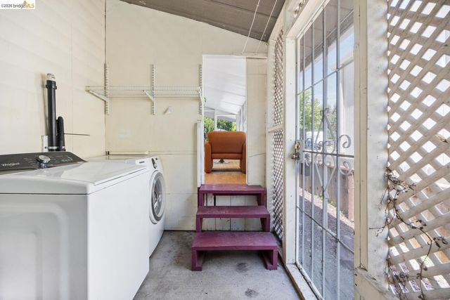 2050 Monument 8, Pleasant Hill, CA 94523