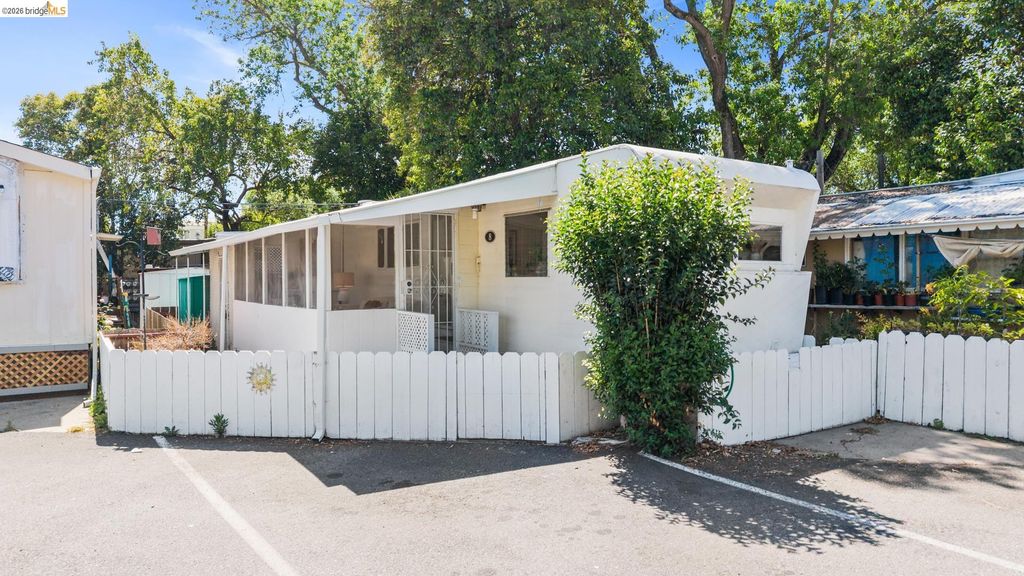 2050 Monument 8, Pleasant Hill, CA 94523