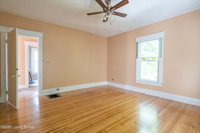 670 S 38th St, Louisville, KY 40211