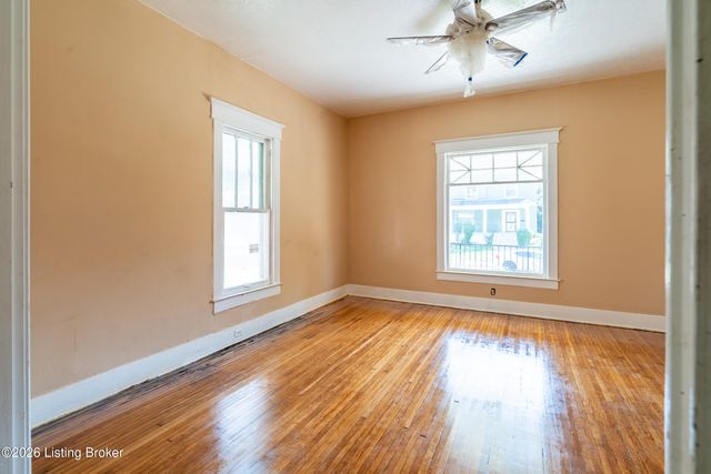 670 S 38th St, Louisville, KY 40211