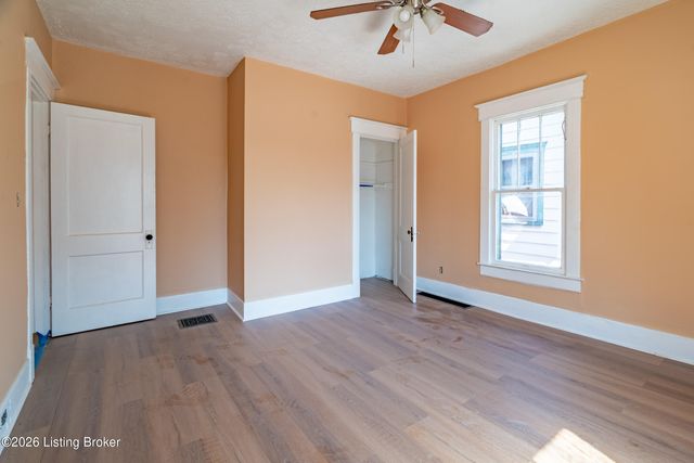 670 S 38th St, Louisville, KY 40211