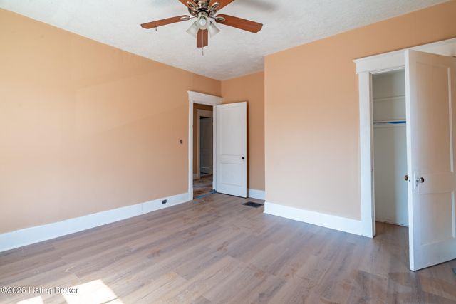 670 S 38th St, Louisville, KY 40211
