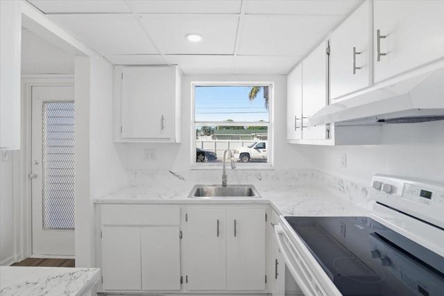 4161 NW 26th St 105, Lauderhill, FL 33313