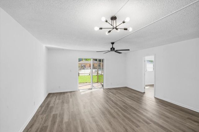 4161 NW 26th St 105, Lauderhill, FL 33313