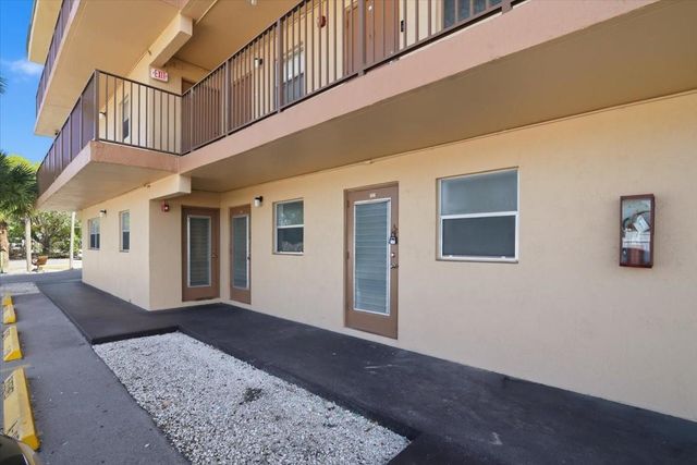 4161 NW 26th St 105, Lauderhill, FL 33313