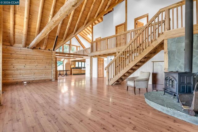 530 Leon Way, Clayton, CA 94517