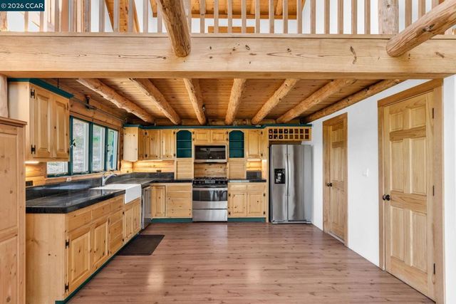 530 Leon Way, Clayton, CA 94517