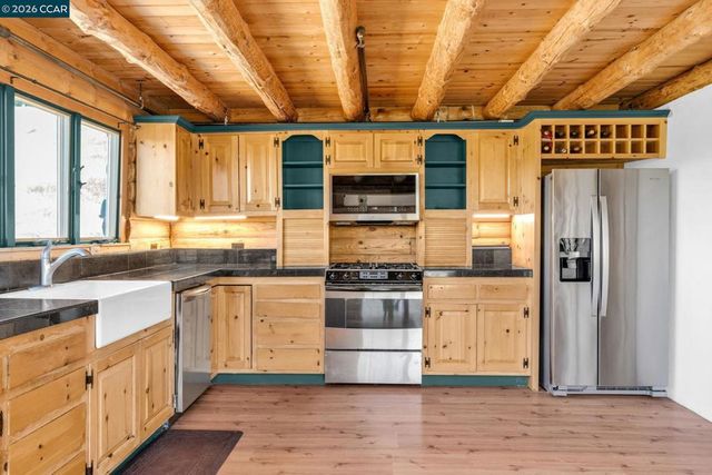 530 Leon Way, Clayton, CA 94517