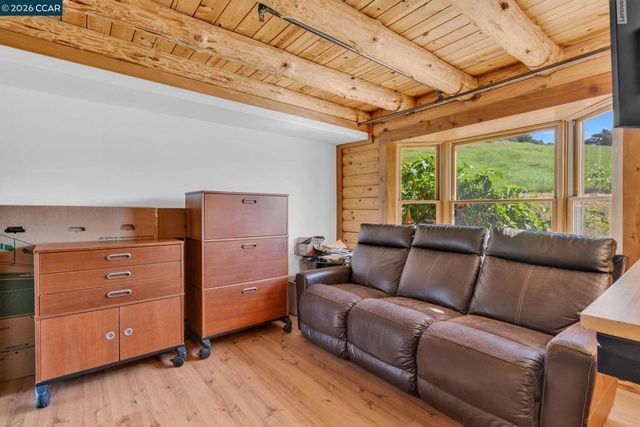 530 Leon Way, Clayton, CA 94517