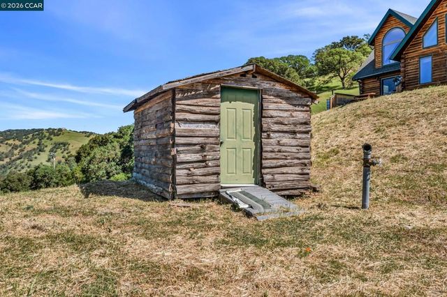 530 Leon Way, Clayton, CA 94517