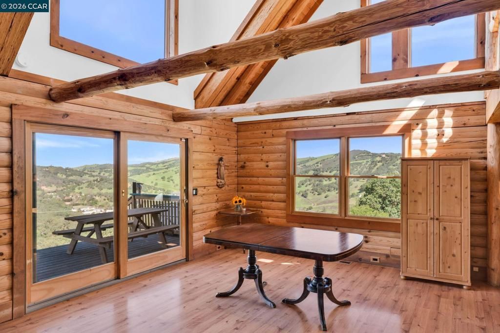 Image 15 of property listing at 530 Leon Way, Clayton, CA 94517