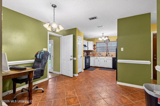 2625 Beachview Drive, Ocean Springs, MS 39564