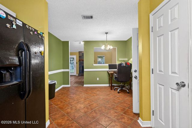 2625 Beachview Drive, Ocean Springs, MS 39564