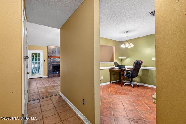 2625 Beachview Drive, Ocean Springs, MS 39564