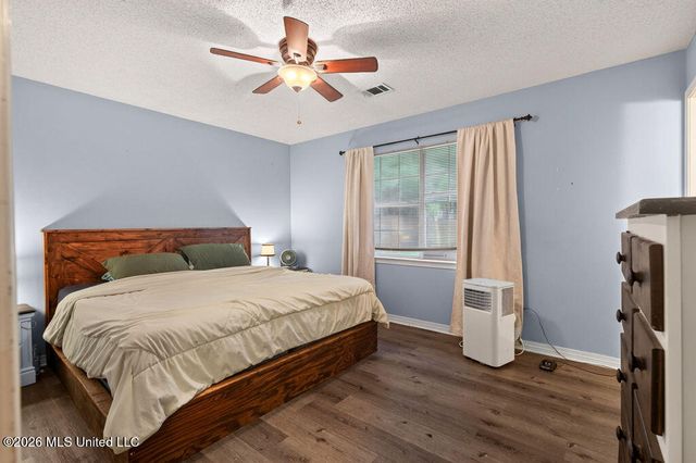 2625 Beachview Drive, Ocean Springs, MS 39564