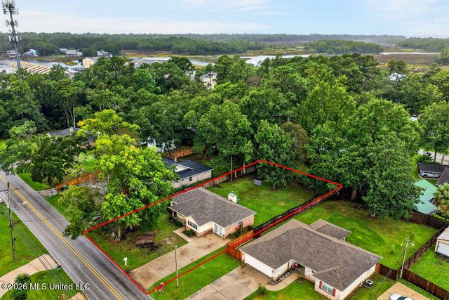 2625 Beachview Drive, Ocean Springs, MS 39564