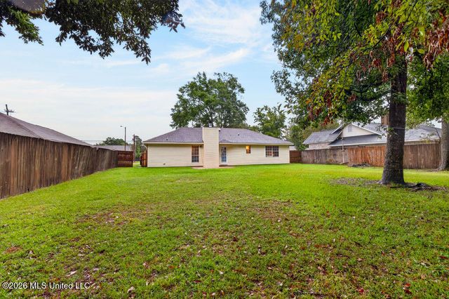 2625 Beachview Drive, Ocean Springs, MS 39564