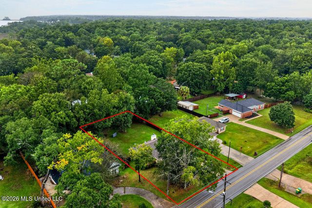 2625 Beachview Drive, Ocean Springs, MS 39564