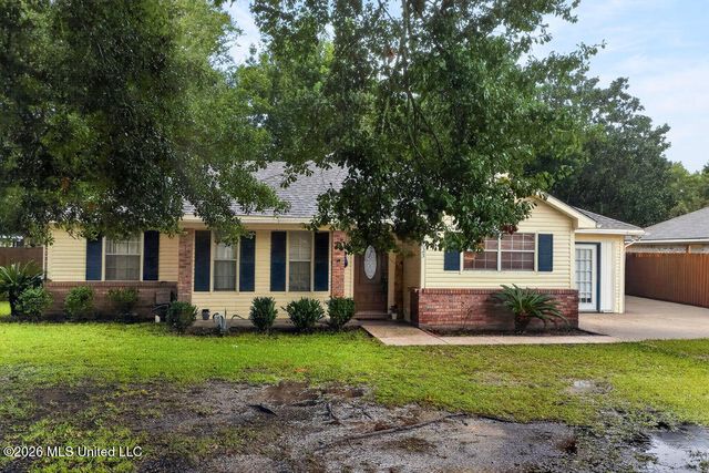 2625 Beachview Drive, Ocean Springs, MS 39564