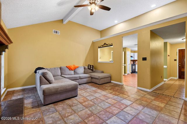 2625 Beachview Drive, Ocean Springs, MS 39564
