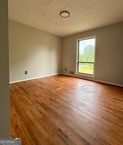 2592 Deerfield Circle SW, Marietta, GA 30064