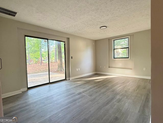 2592 Deerfield Circle SW, Marietta, GA 30064