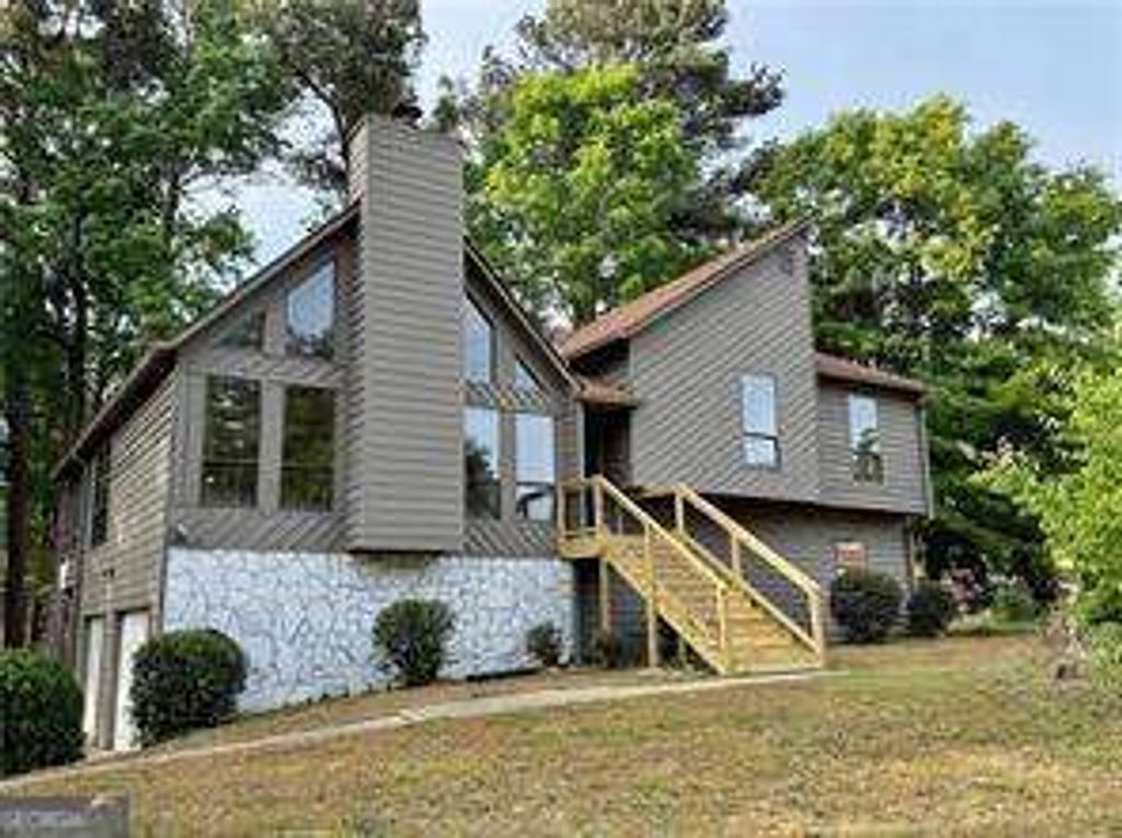 2592 Deerfield Circle SW, Marietta, GA 30064
