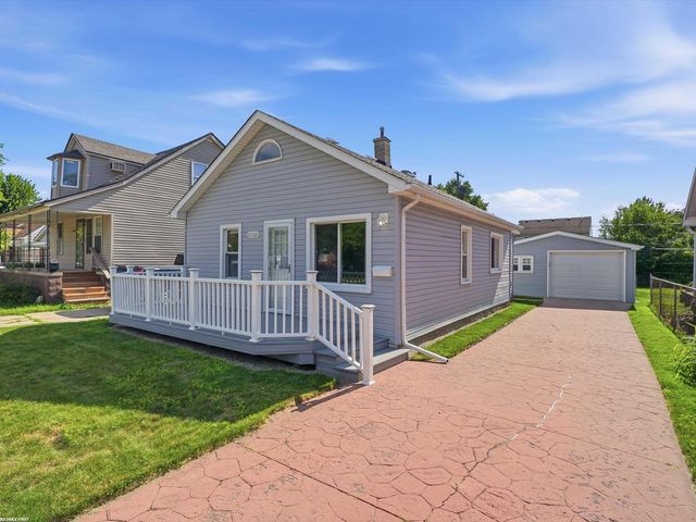 27320 Lawnwood Street, Roseville, MI 48066