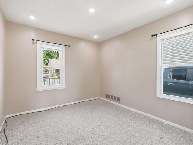 27320 Lawnwood Street, Roseville, MI 48066