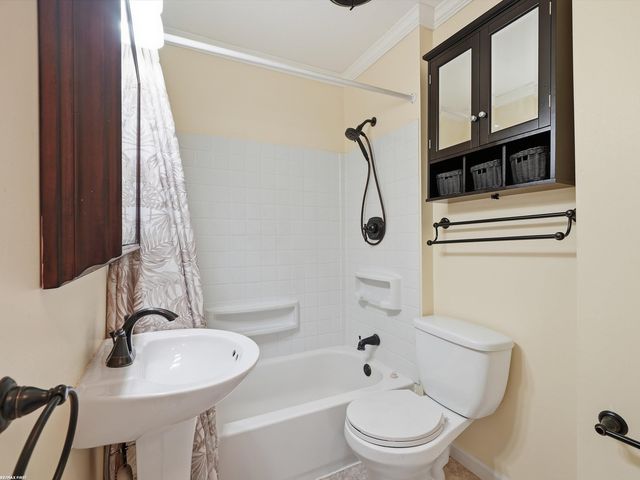 27320 Lawnwood Street, Roseville, MI 48066