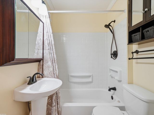 27320 Lawnwood Street, Roseville, MI 48066