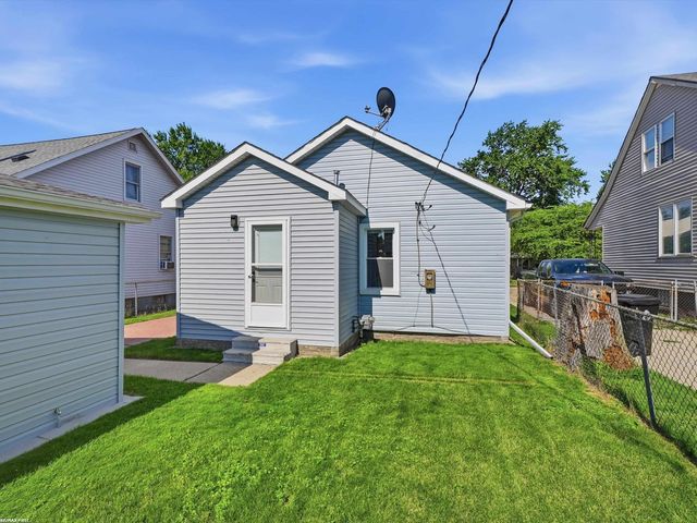 27320 Lawnwood Street, Roseville, MI 48066