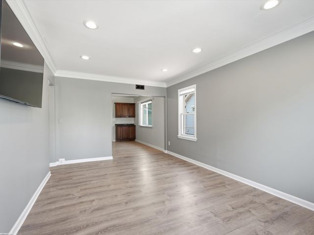 27320 Lawnwood Street, Roseville, MI 48066