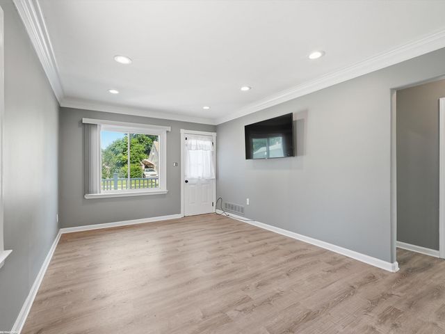 27320 Lawnwood Street, Roseville, MI 48066
