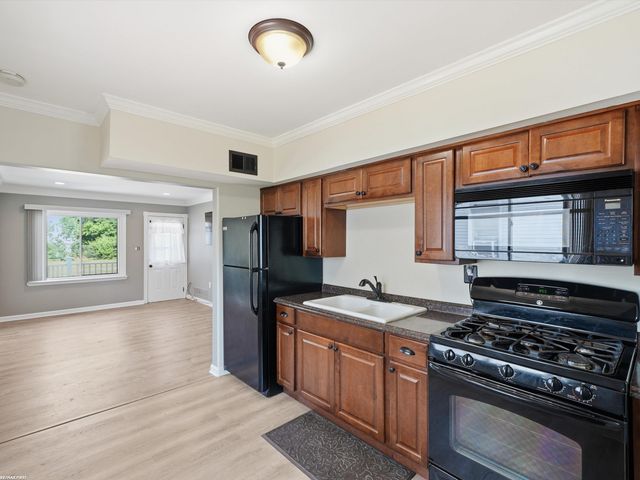 27320 Lawnwood Street, Roseville, MI 48066