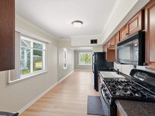 27320 Lawnwood Street, Roseville, MI 48066