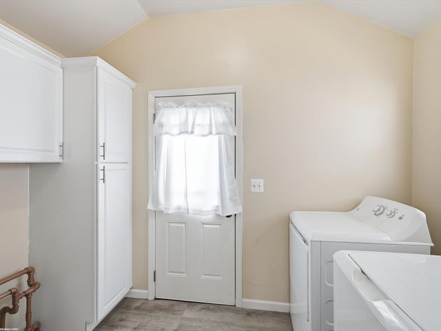 27320 Lawnwood Street, Roseville, MI 48066