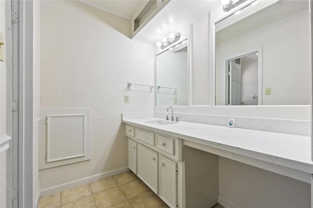 15015 Gladebrook Drive, Houston, TX 77068