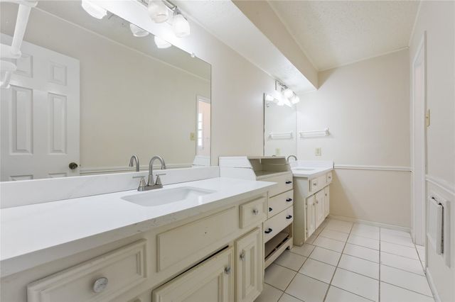 15015 Gladebrook Drive, Houston, TX 77068