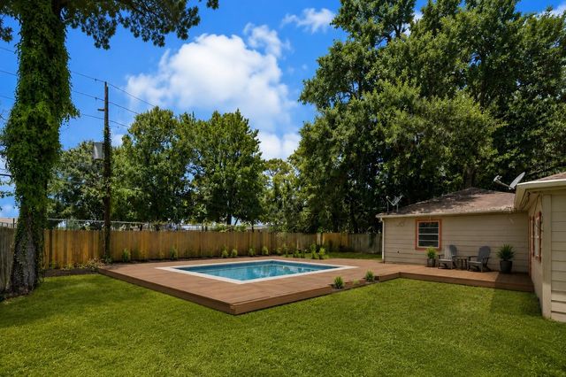 15015 Gladebrook Drive, Houston, TX 77068