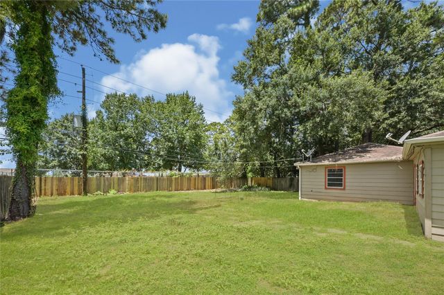 15015 Gladebrook Drive, Houston, TX 77068