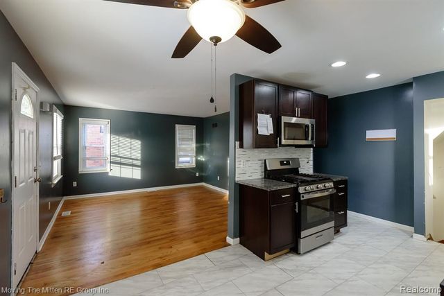 4137 Duplex Avenue, Lincoln Park, MI 48146