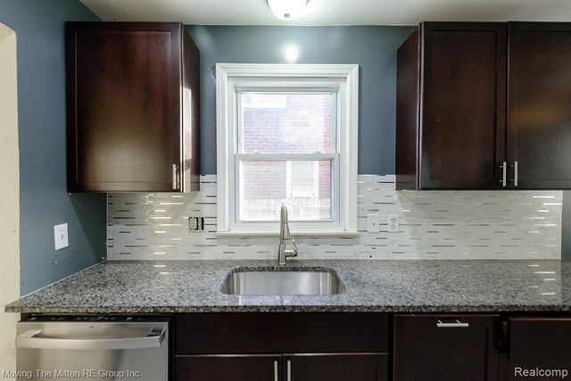 4137 Duplex Avenue, Lincoln Park, MI 48146