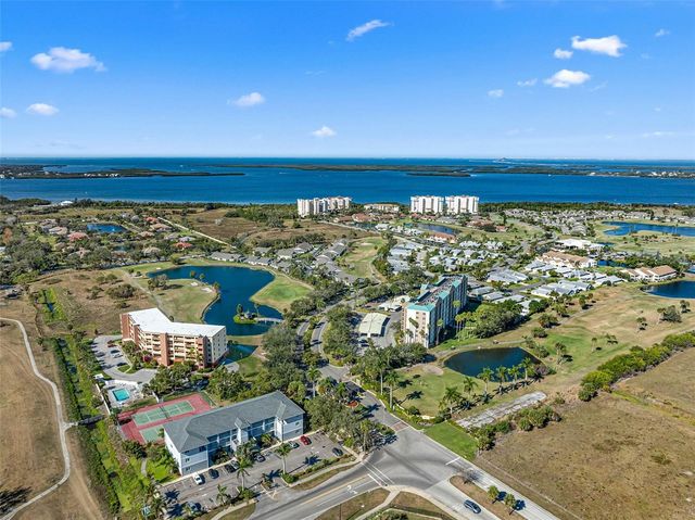 1611 FAIRWAY OAKS DRIVE, Palmetto, FL 34221