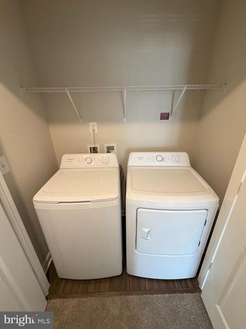 18 IRONWOOD CT, Kearneysville, WV 25430