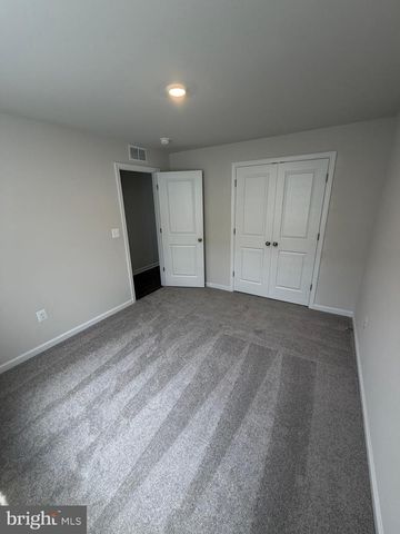 18 IRONWOOD CT, Kearneysville, WV 25430