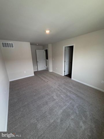 18 IRONWOOD CT, Kearneysville, WV 25430